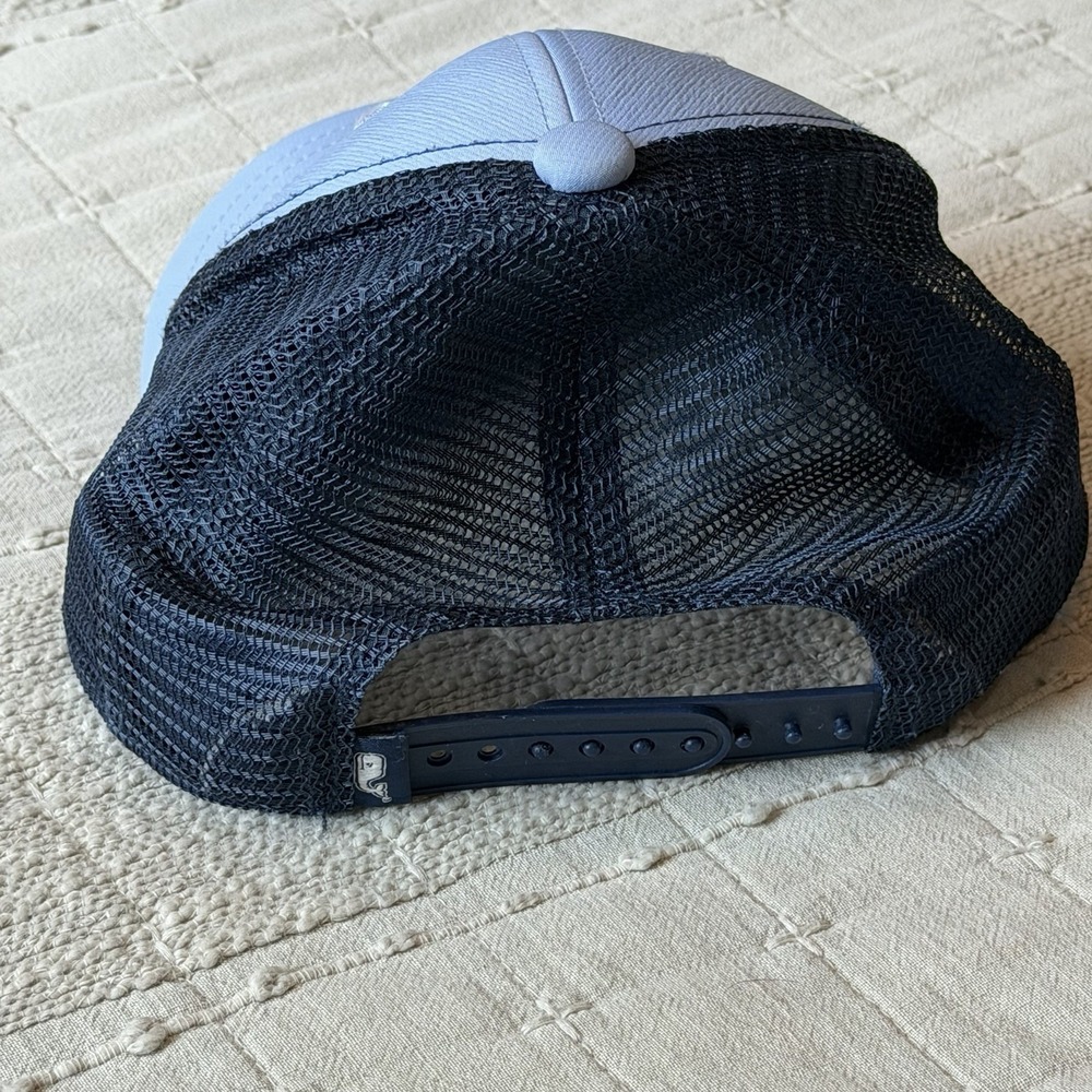 Vineyard Vines Kids Whale Dot Performance Trucker Hat  Snap Back Adjustable - Picture 6 of 8